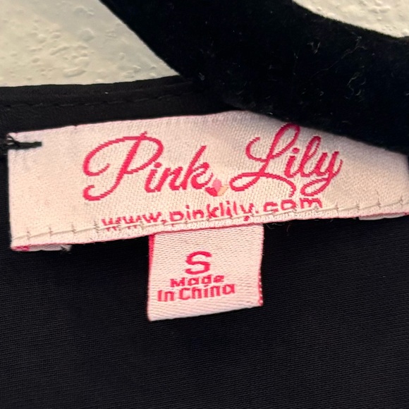 Pink Lily Long sleeve Romper Size Small - Picture 2 of 4